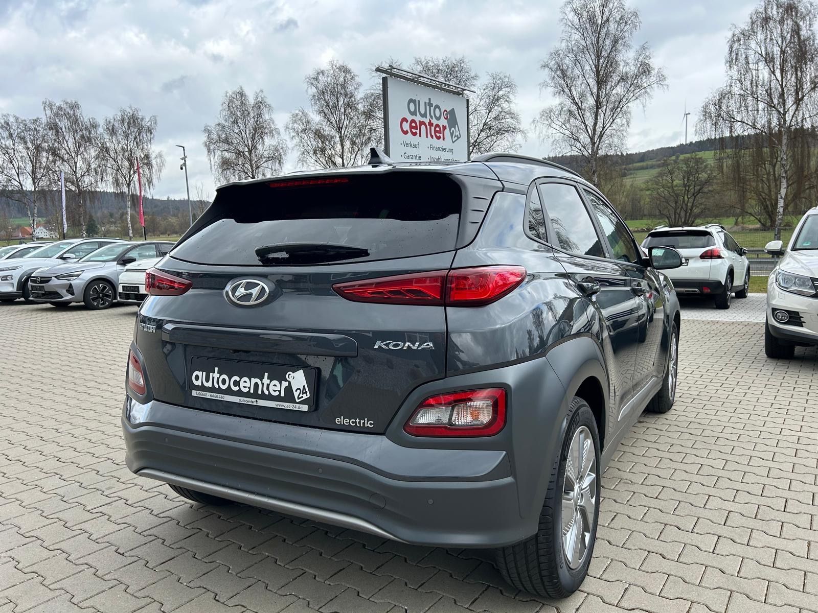 Fahrzeugabbildung Hyundai Kona Elektro Style°64 kWh°