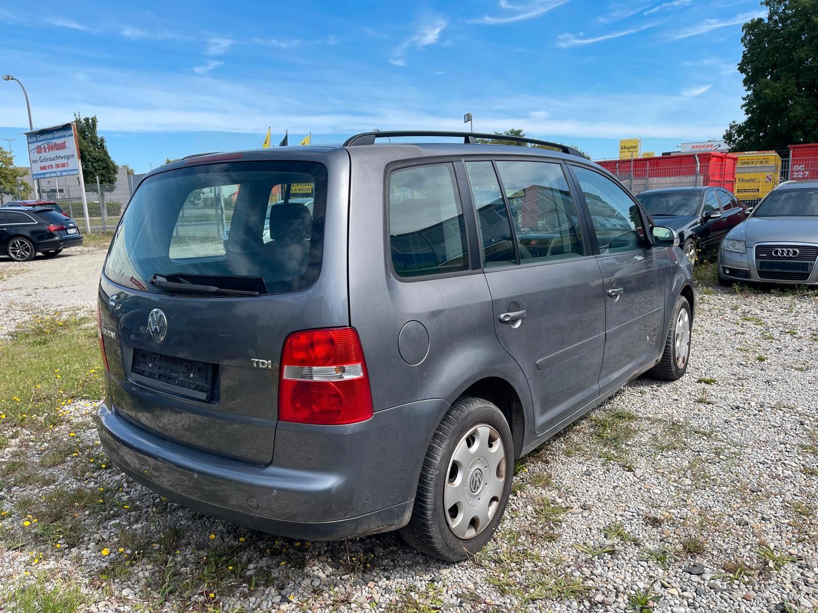 Volkswagen Touran 2004 — photo 7