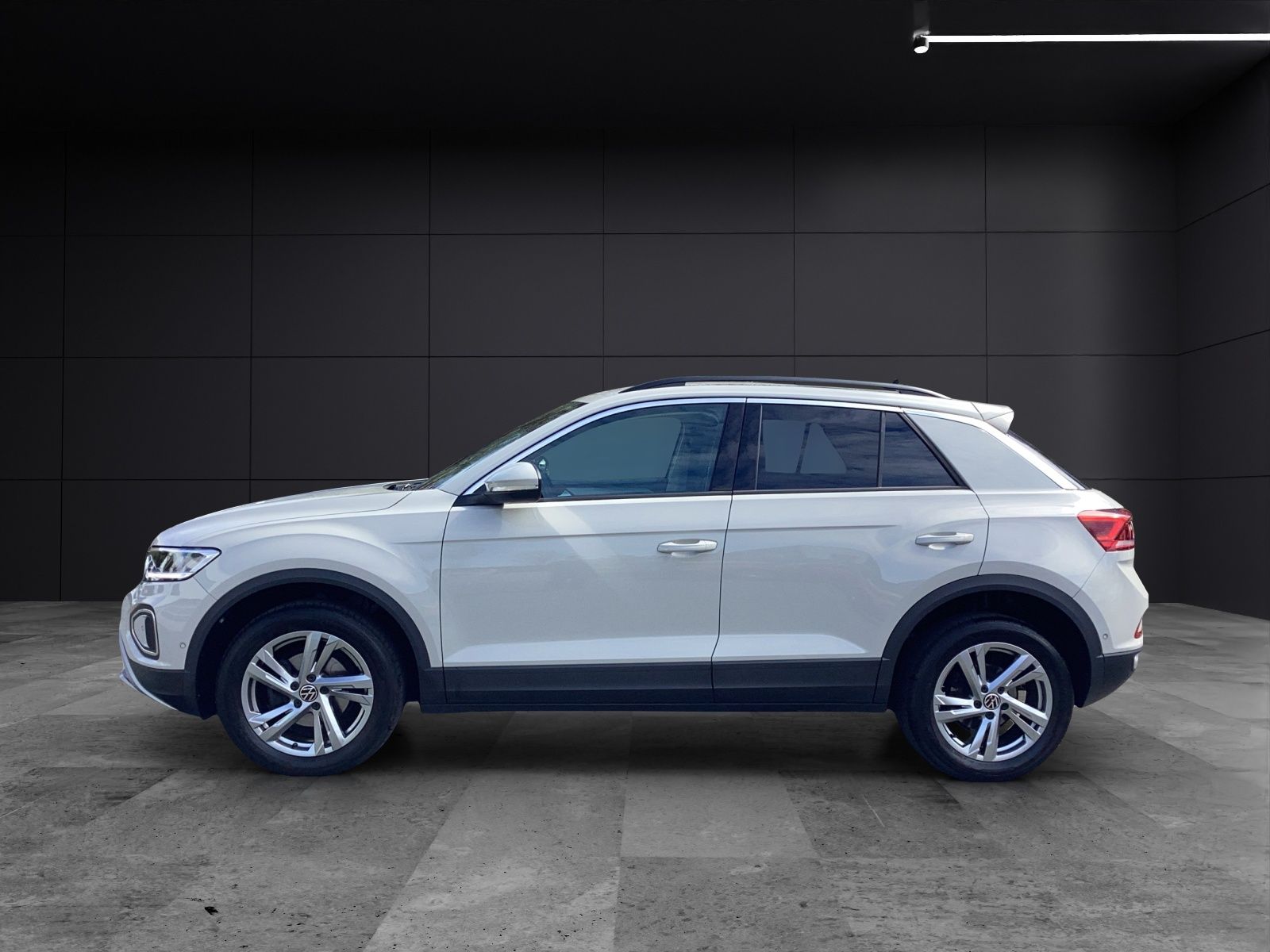 Fahrzeugabbildung Volkswagen T-Roc TSI Life Standhzg LED APP Park-Assist SH L