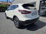 Nissan Qashqai 1.3 DIG-T Zama Automatik Kamera - Nissan Qashqai Gebrauchtwagen in Düsseldorf