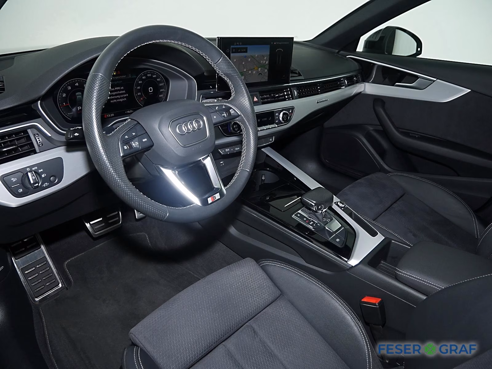 Audi A4 Avant 45TFSI quattro s tronic S line Navi/AHK
