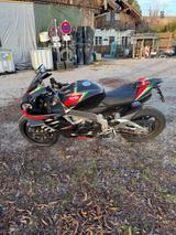 Aprilia RSV4 Factory - APRILIA SPORTLER