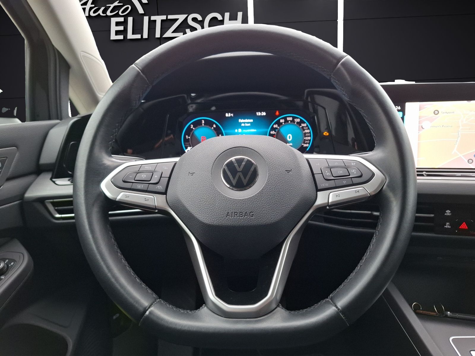 Fahrzeugabbildung Volkswagen Golf VIII Variant TDI Style DSG LED Navi AID ACC