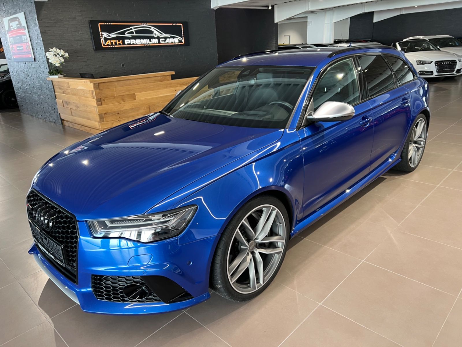 AUDI RS6 4.0TFSI V8 tiptronic quattro Avant CERAMIC