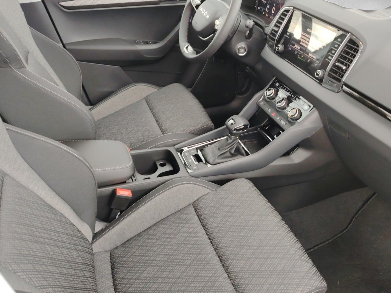 SKODA Karoq Selection Style TSI DSG – 5 Jahre Garantie - Bild 19