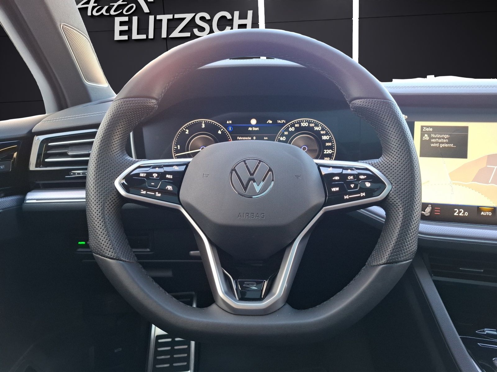 Fahrzeugabbildung Volkswagen Touareg TDI R-Line 4M Matrix AHK Pano Leder Luft