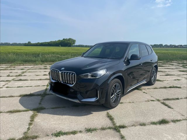 BMW iX1 xDrive30 - X-Line 