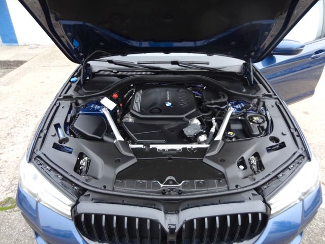 Fahrzeugabbildung BMW 520d xDrive M Sport/1.Hd/AHK/Virtual/Kamera/
