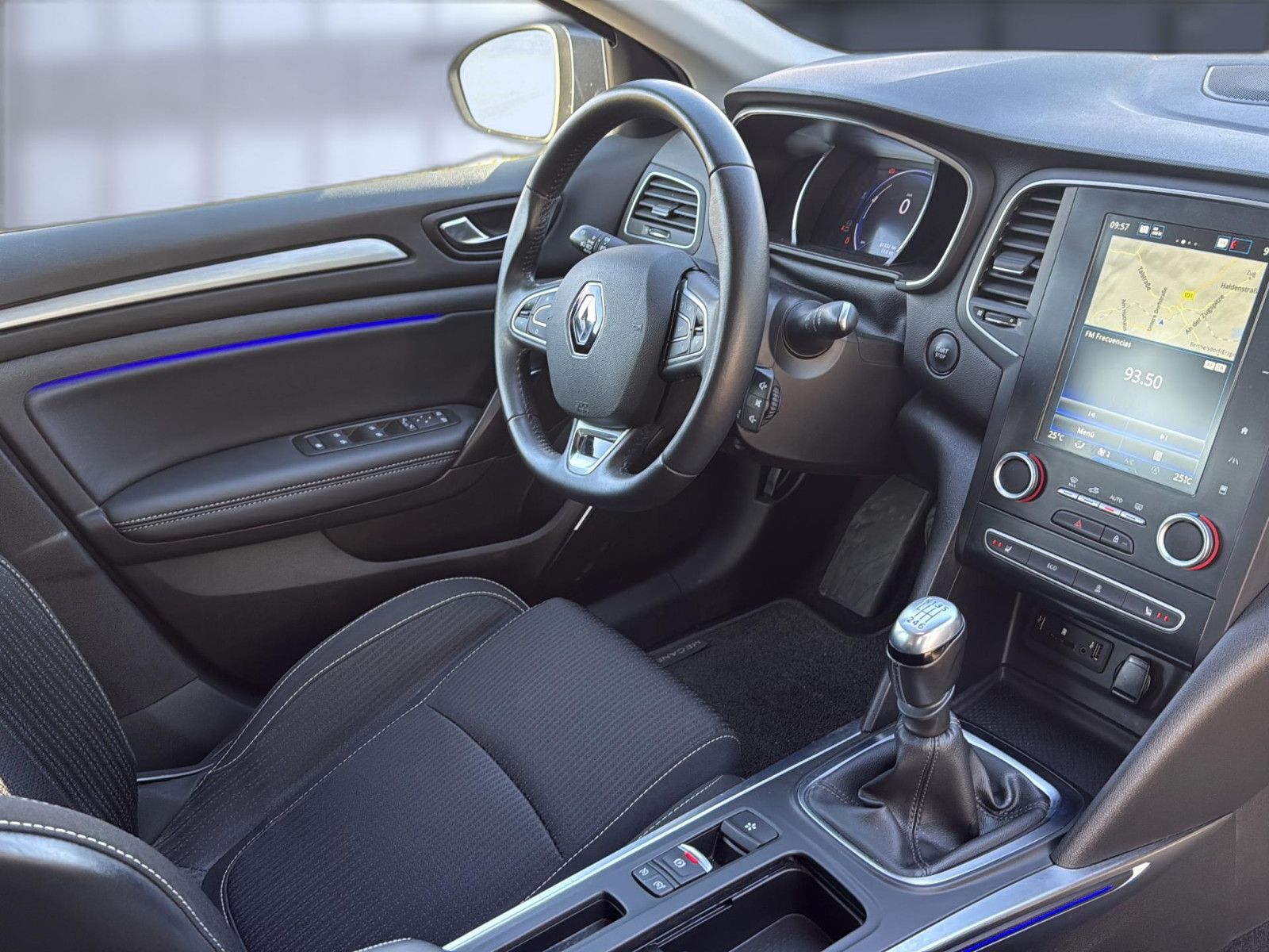 Fahrzeugabbildung Renault Megane IV Grandtour Intens/ 1. Hand