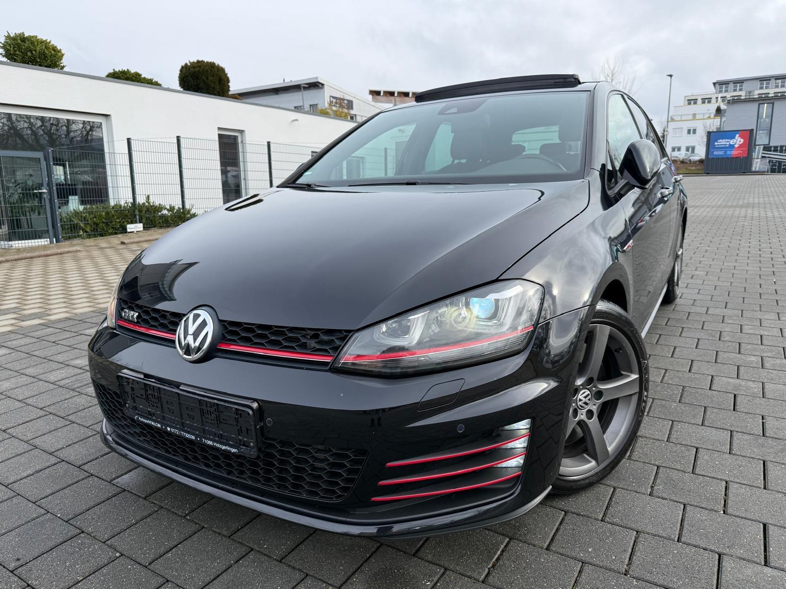 Volkswagen Golf VII GTI Performance PANO*NAVI*LEDER*CAM