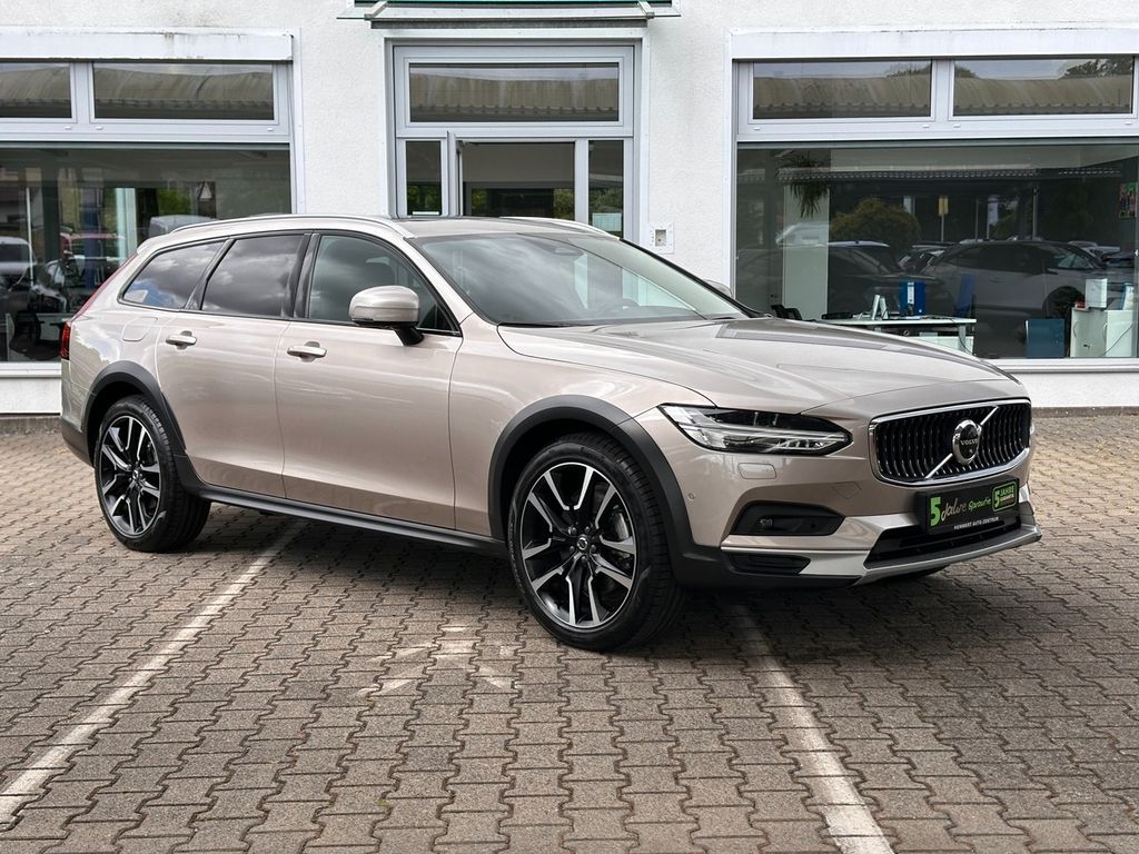 Volvo V90 Cross Country B4 AWD Ultimate *HUD*Pano*360°