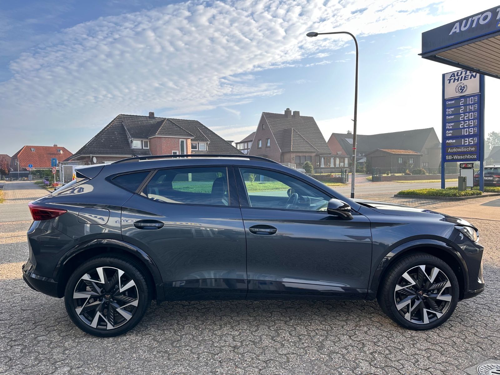 Fahrzeugabbildung CUPRA Formentor 1.5 eTSI DSG Pano/AHK/ACC/APP/LED/SHZG