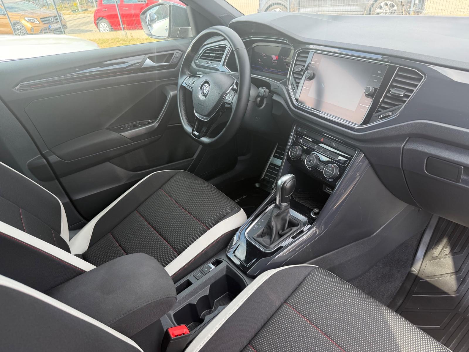 Volkswagen T-Roc R LINE