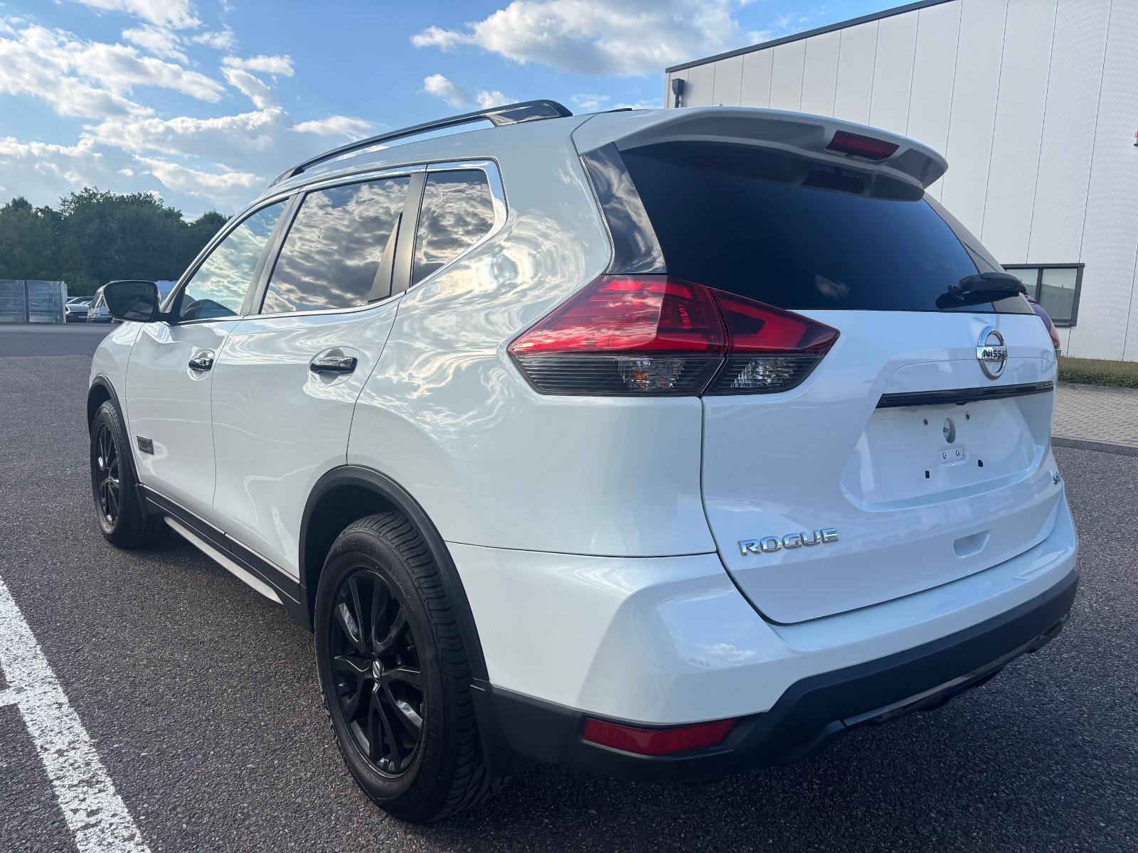 Nissan Rouge 2,5i Aut. STAR WARS 127kW Panoramadach