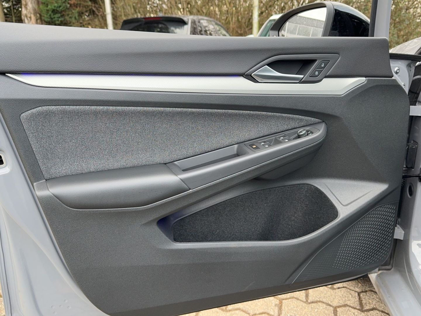 Fahrzeugabbildung Volkswagen Golf MOVE VIII Move 1.5l eTSI,DSG,Navi,Climatron