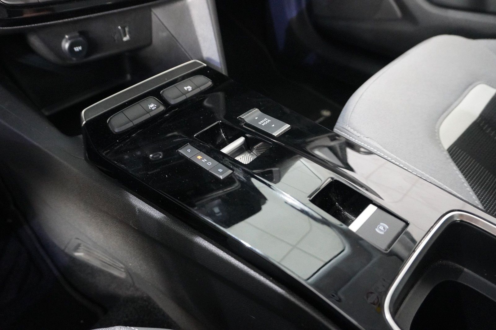 Fahrzeugabbildung Opel Mokka-e ELEGANCE 3-PHASIG NAVI/LED/KAMERA/DAB+