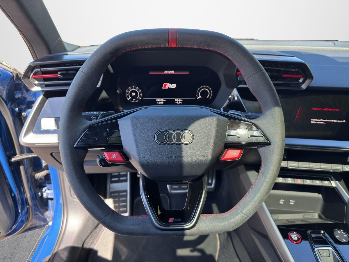 Fahrzeugabbildung Audi RS3 Limousine 2.5 TFSI quattro 294 kW