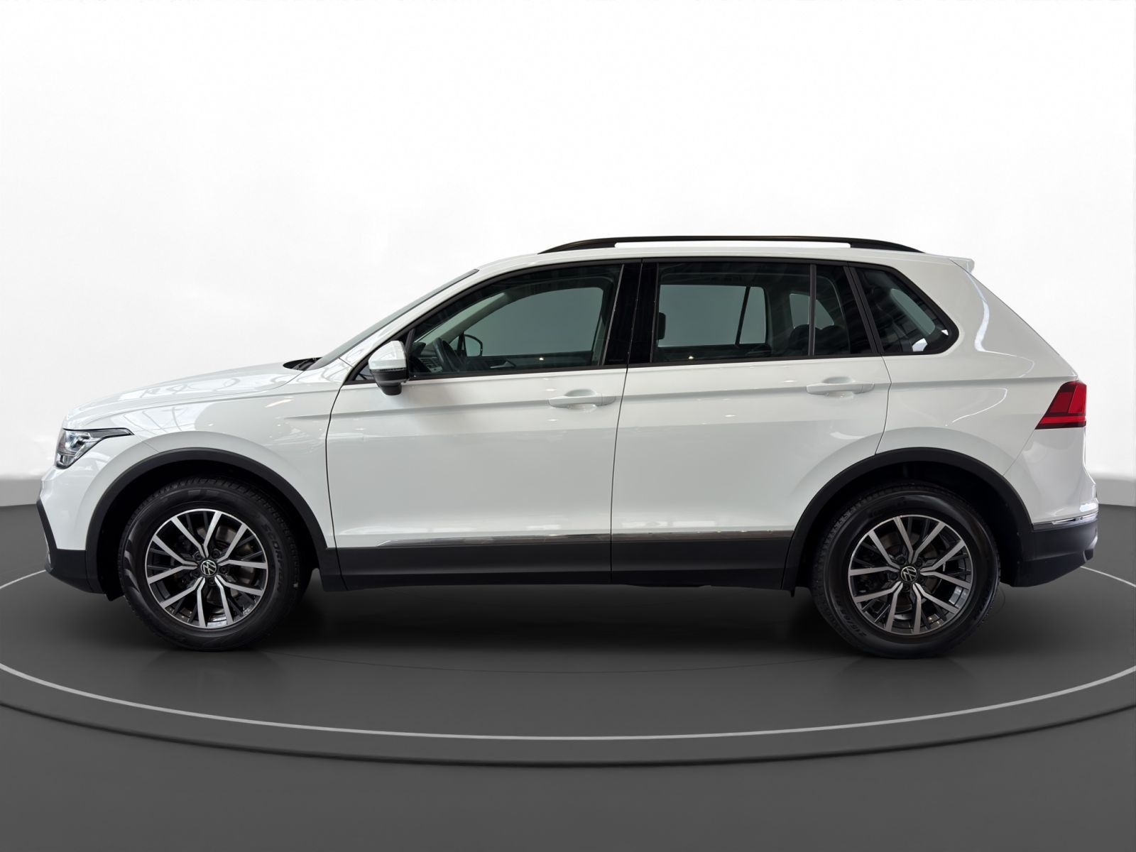 Volkswagen Tiguan 1.5 TSI Navi Wipa Alu foto 3