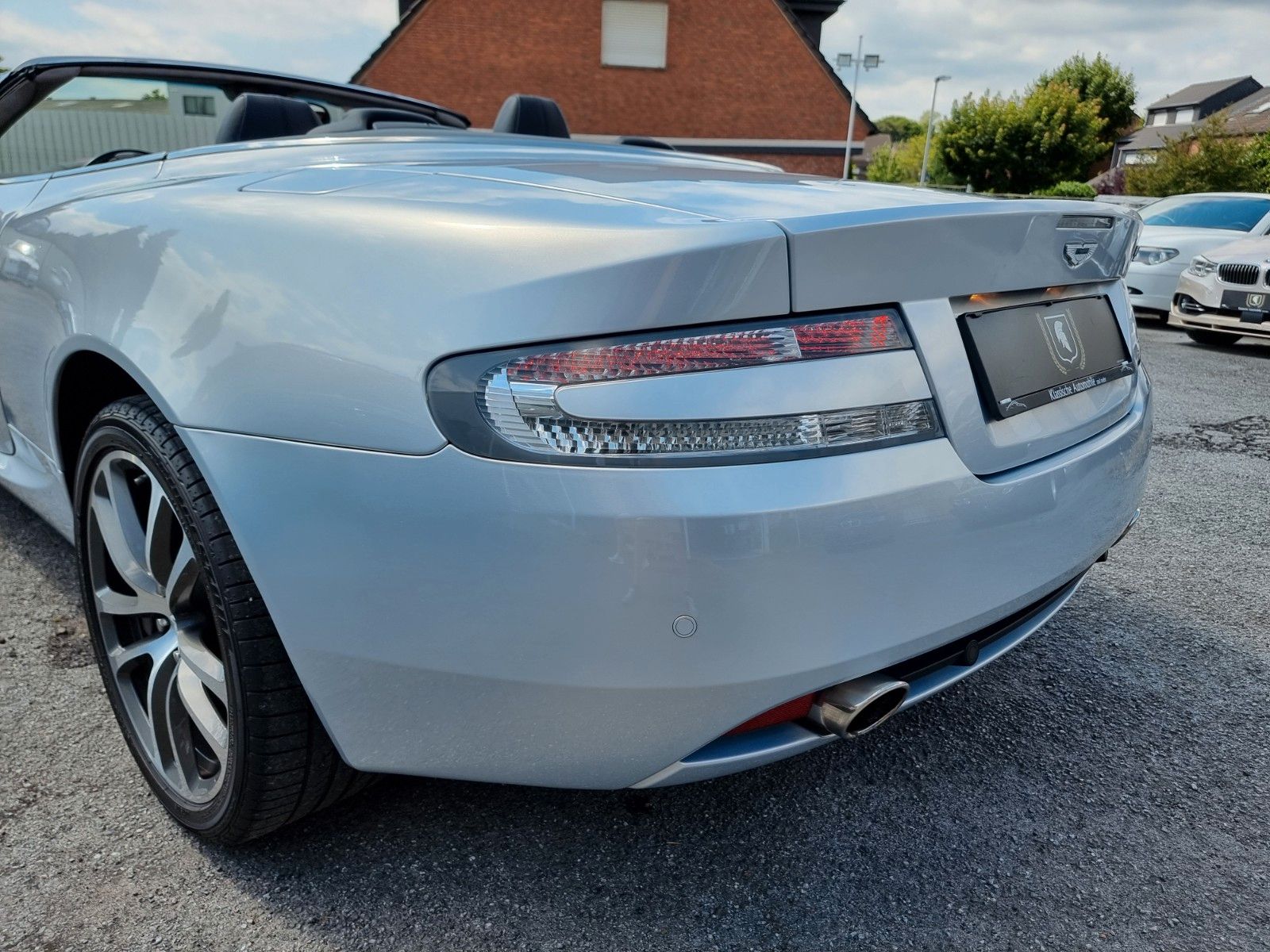 Fahrzeugabbildung Aston Martin DB9 Volante 6.0 Luxury Edition im Sammlerzustand