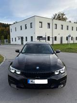BMW 320i xDrive Sport Automatic M-Lenkrad