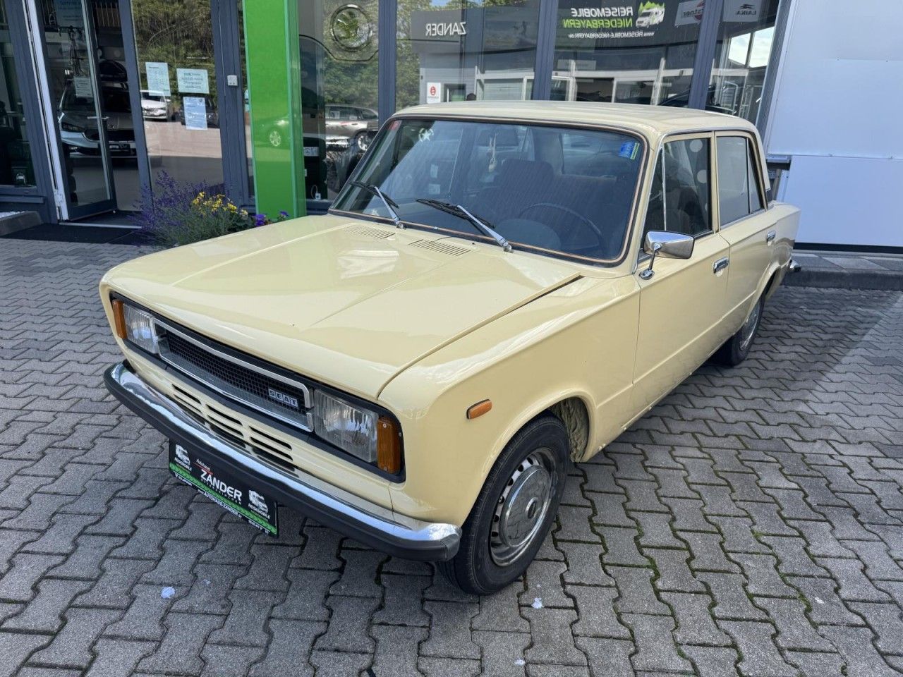 Fahrzeugabbildung SEAT 124 Especial 1430 H-Kennzeichen
