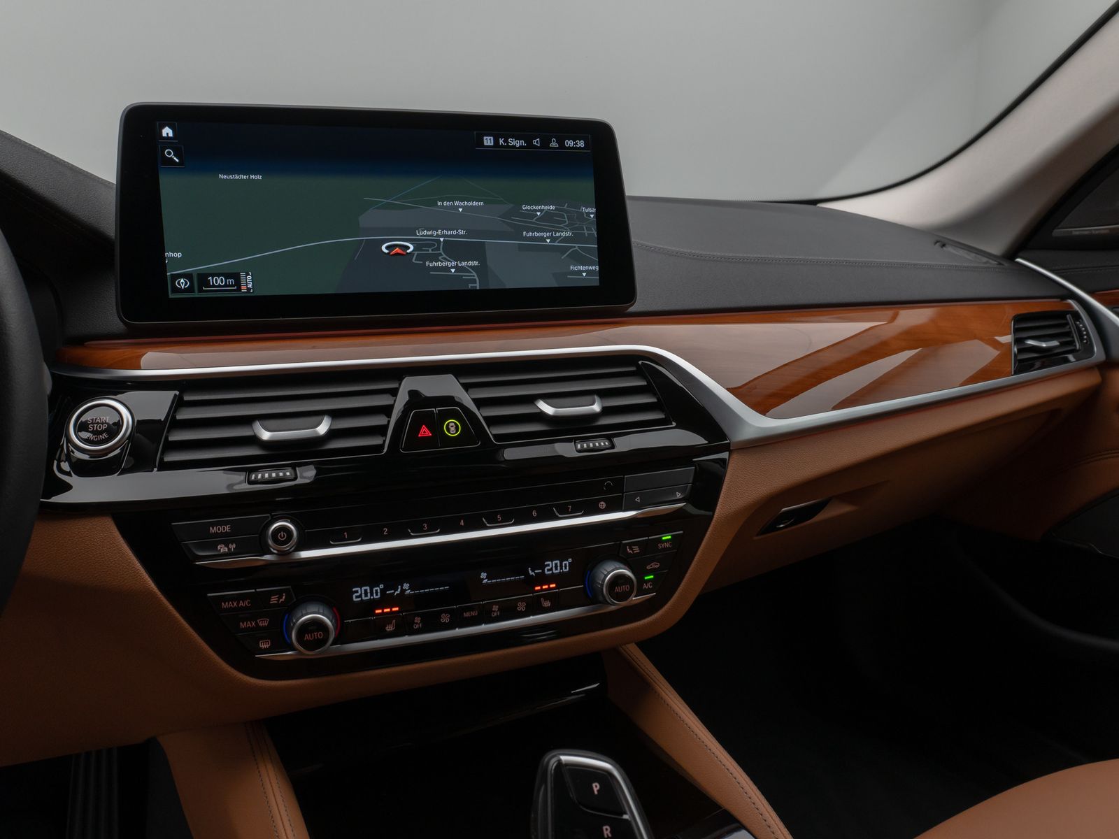 Fahrzeugabbildung BMW 530d xD Luxury Line Laser HUD DAB H/K AHK 19Zoll