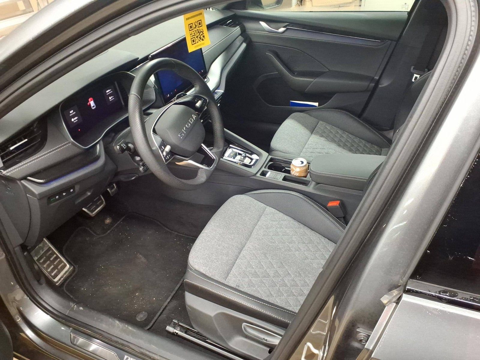 Fahrzeugabbildung SKODA Octavia Combi TDI Sportline DSG Matrix Navi HUD