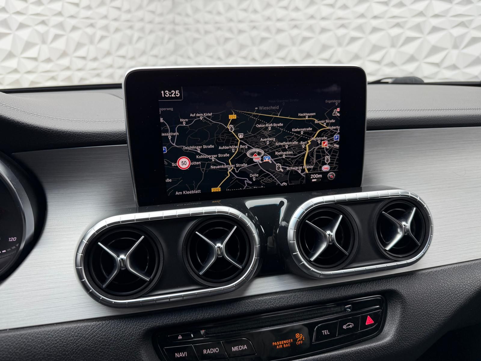 Fahrzeugabbildung Mercedes-Benz X 350d DELTA 4x4 UMBAU/4MATIC/POWER/AHK/360°/DAB