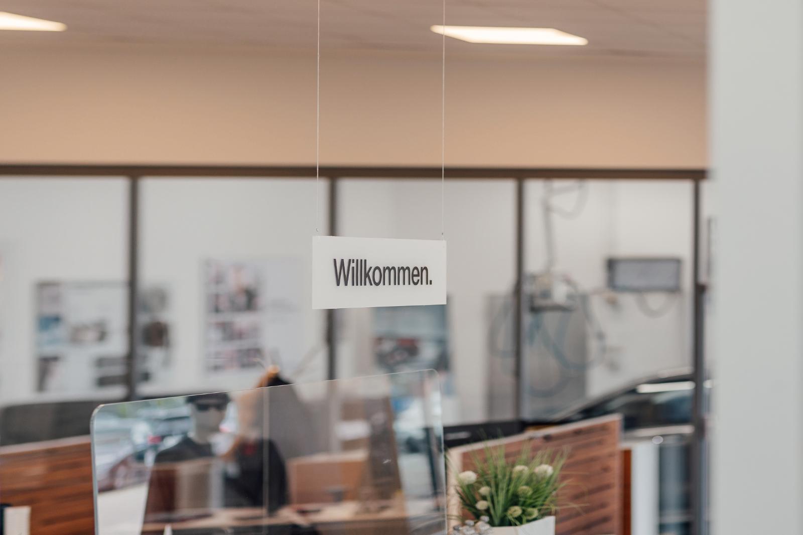 showroom-image-top