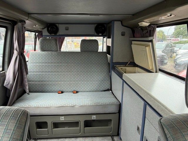 Fahrzeugabbildung Volkswagen T4 California 2.4 Diesel mit Aufstelldach