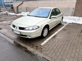Renault Laguna II 2.0  Rentnerfahrzeug - Renault Laguna in Hamburg