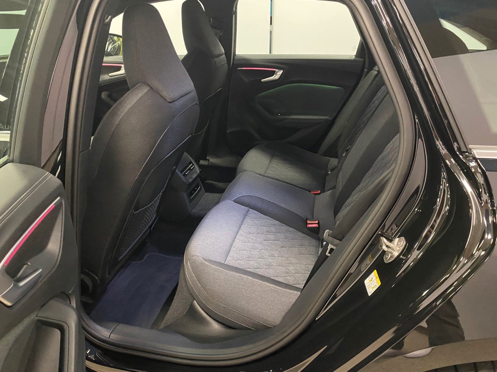 Fahrzeugabbildung Audi A5 B10 TFSI S tronic S-Line Avant+NAVI+19"+ACC+