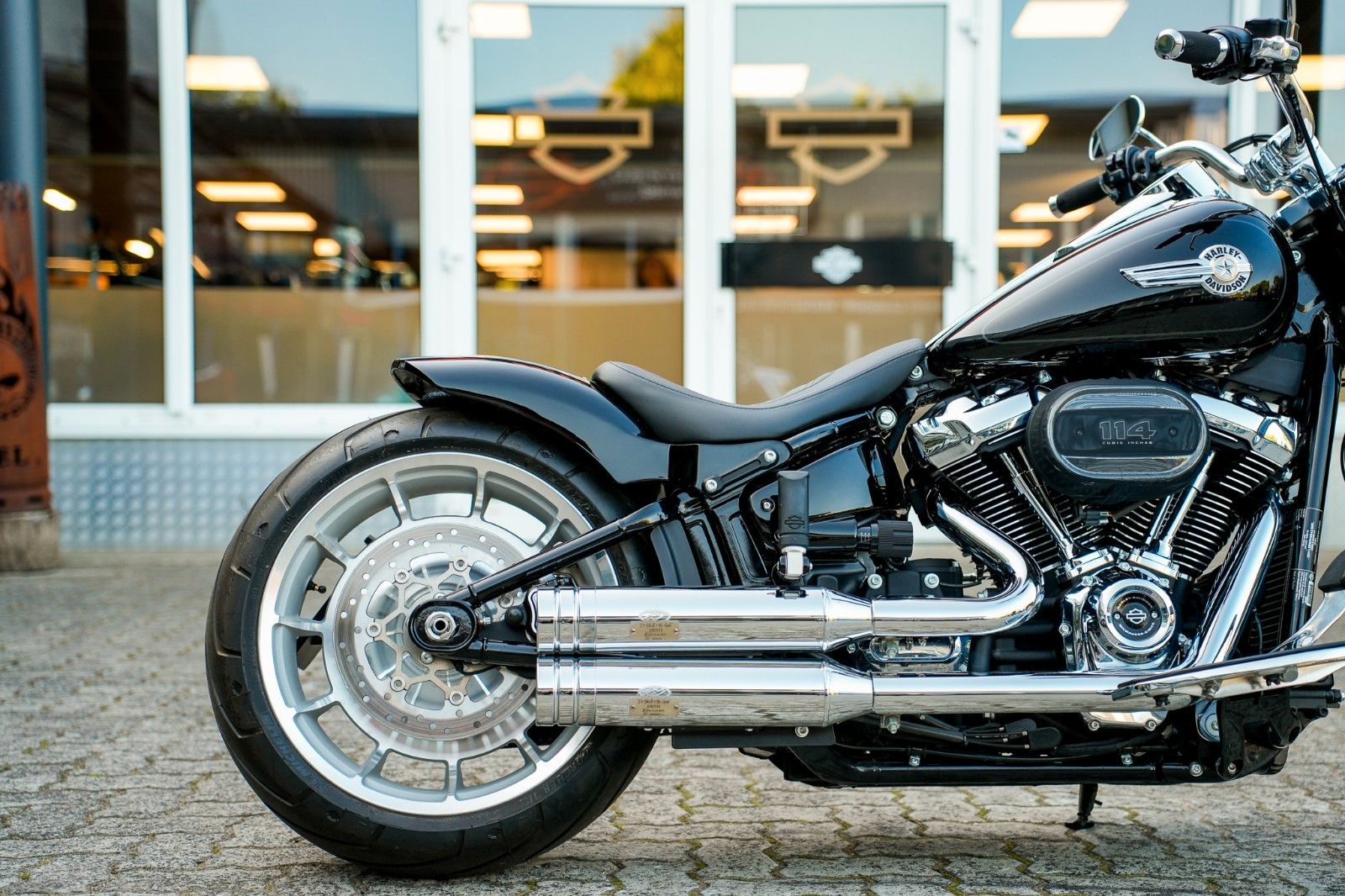 Fahrzeugabbildung Harley-Davidson SOFTAIL FAT BOY FLFBS 114 - JEKILL&HYDE -