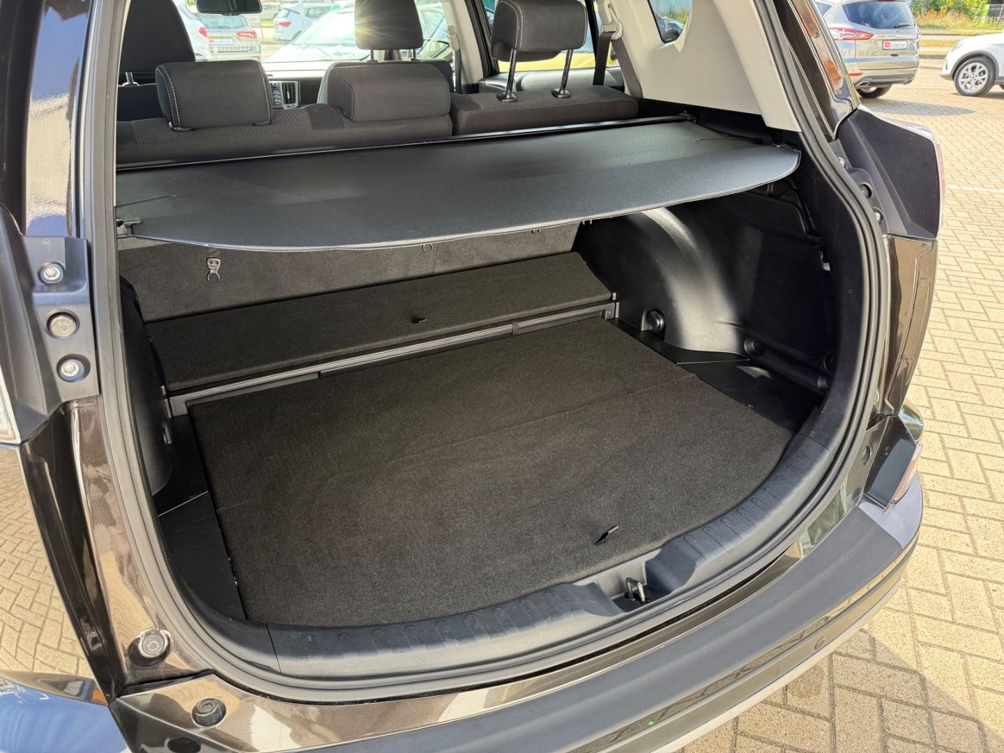 TOYOTA RAV 4 Hybrid Edition-S+ 2.5 VVT-i Navi Alu SHZ R - Image 21