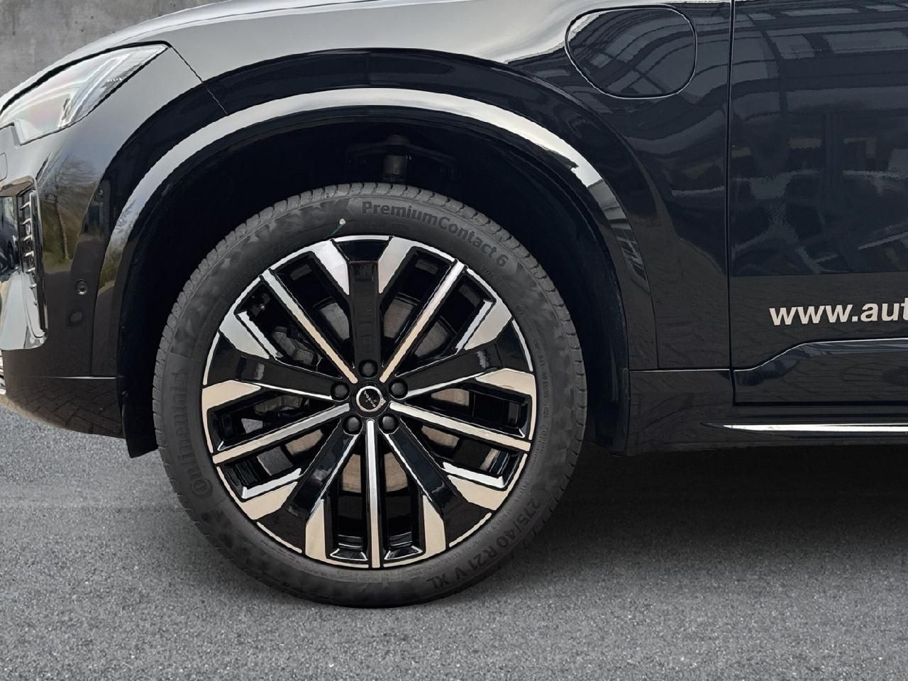 Fahrzeugabbildung Volvo XC90 T8 AWD Ultra Dark Plug-In Hybrid