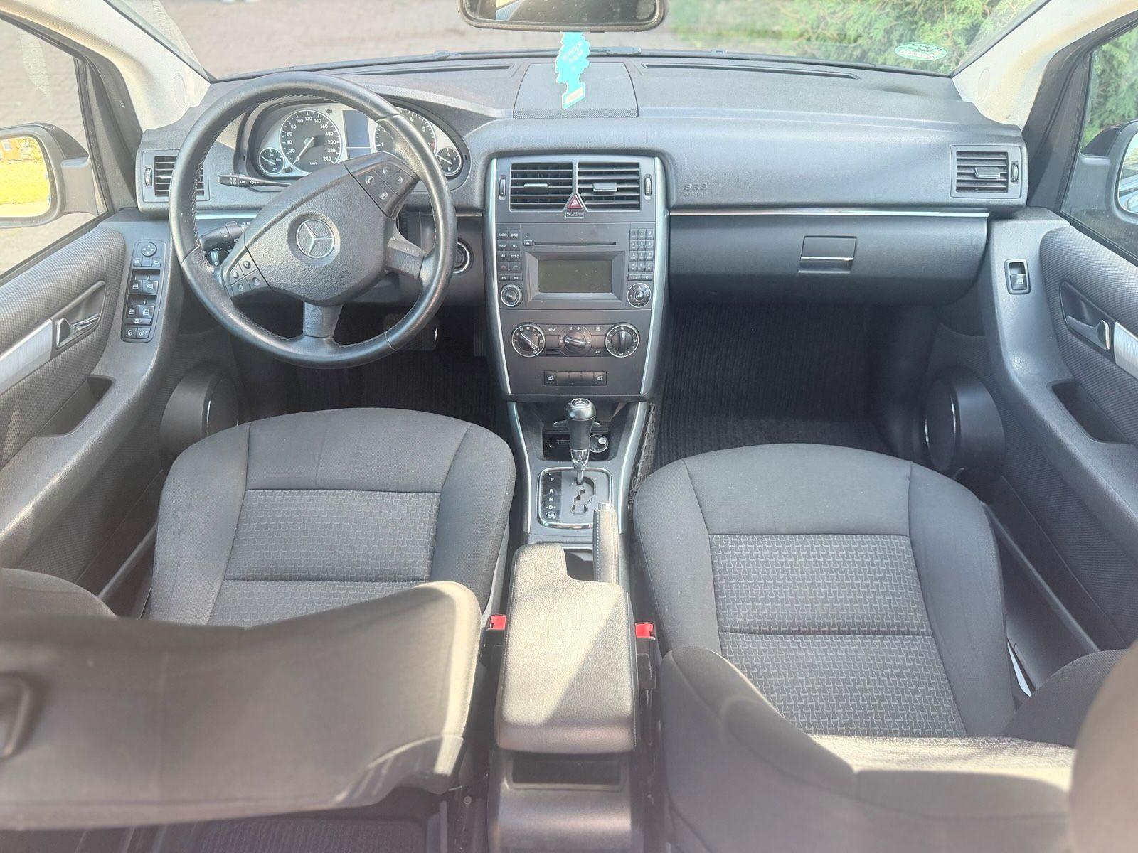 Mercedes-Benz B180 2010 — photo 6