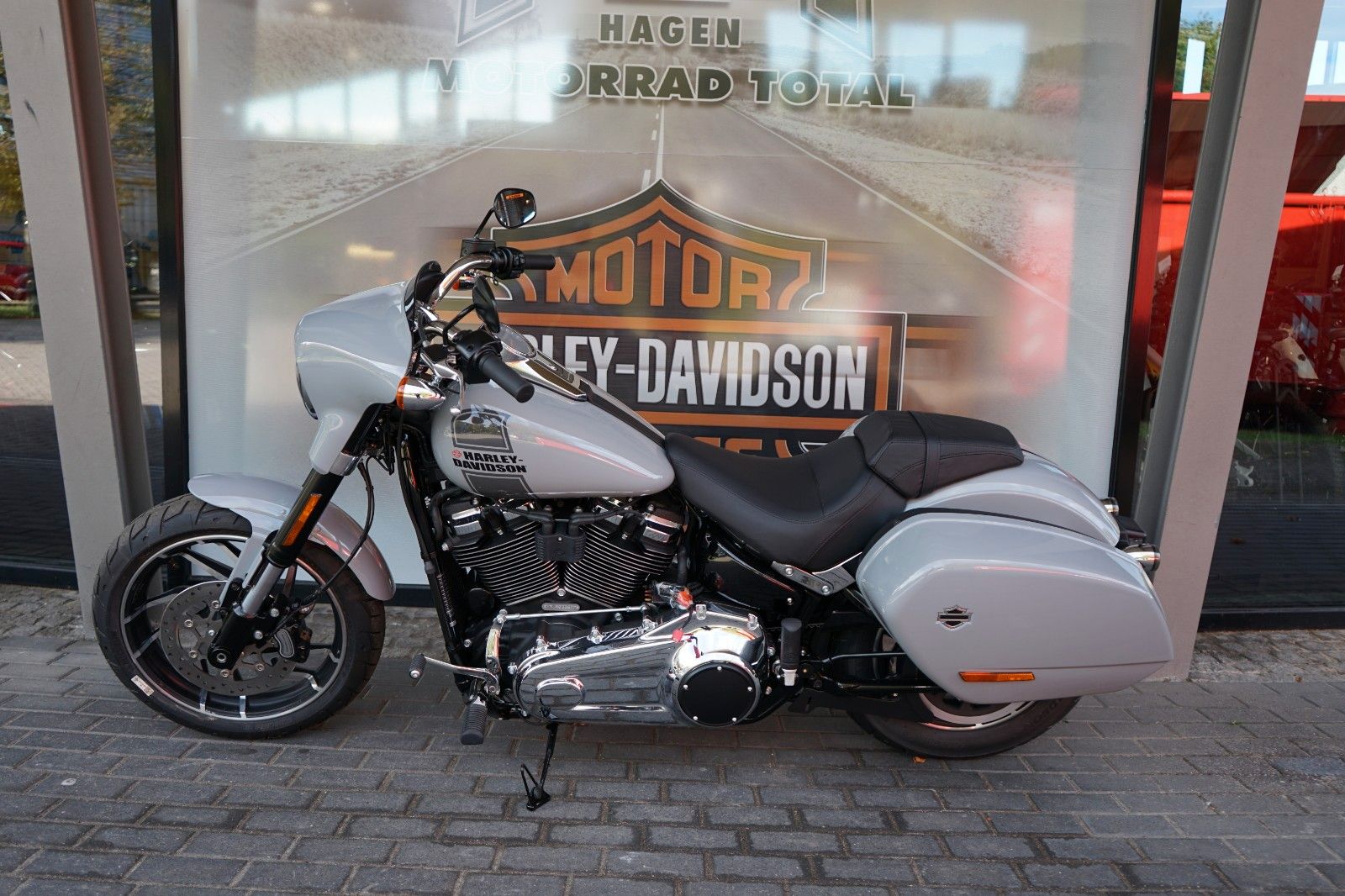 Fahrzeugabbildung Harley-Davidson Softail Sport Glide 107 Sofort Verfügbar 2024