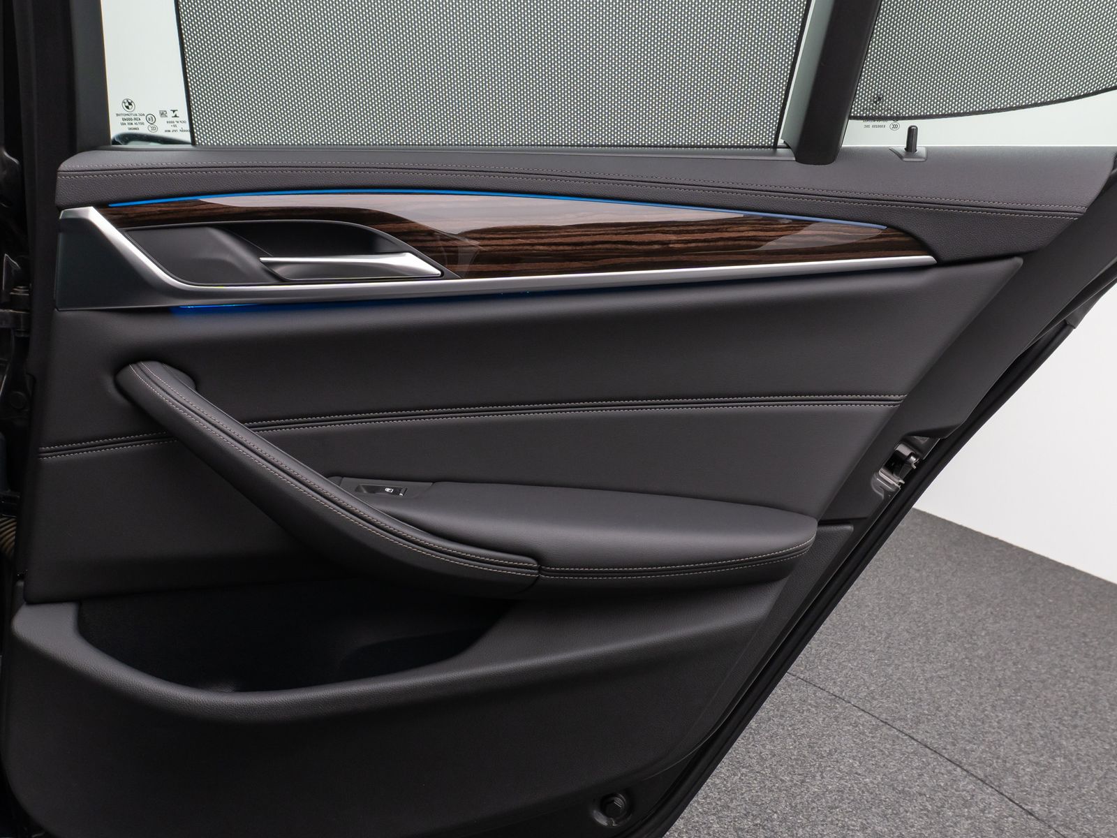 Fahrzeugabbildung BMW 530e  Luxury Line Kamera Laser HUD HiFi Komfort