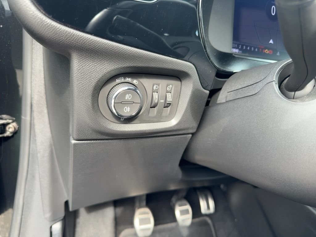 Fahrzeugabbildung Opel Corsa GS, AHK, SHZ, Apple CarPlay / Android Auto