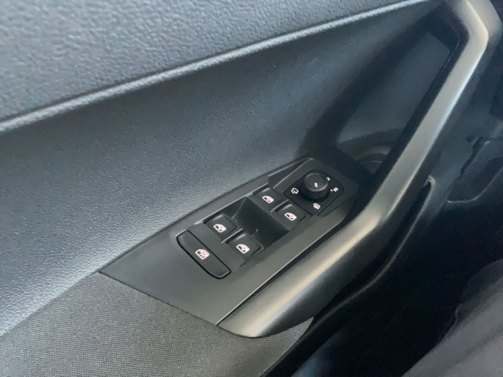 Fahrzeugabbildung Volkswagen Taigo TSI LED VC PDC GRA Lane Assist