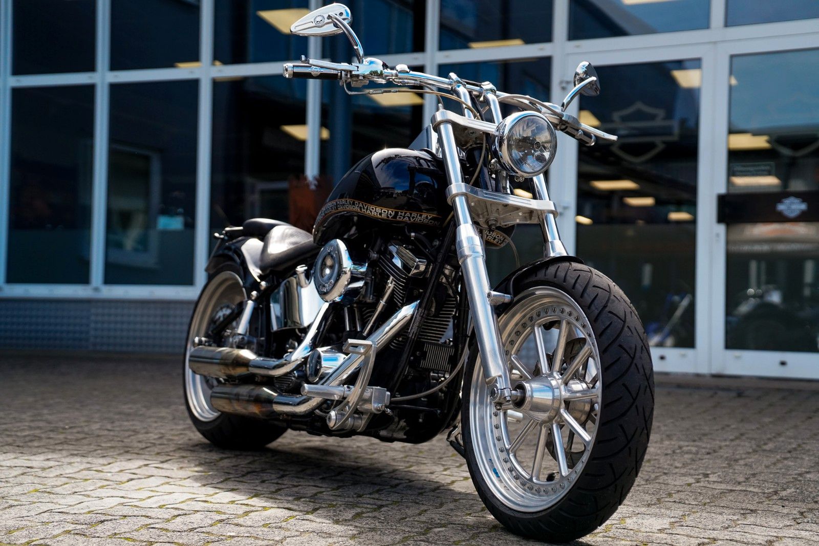 Fahrzeugabbildung Harley-Davidson FLSTC HERITAGE SOFTAIL CLASSIC EVO Custom Umbau