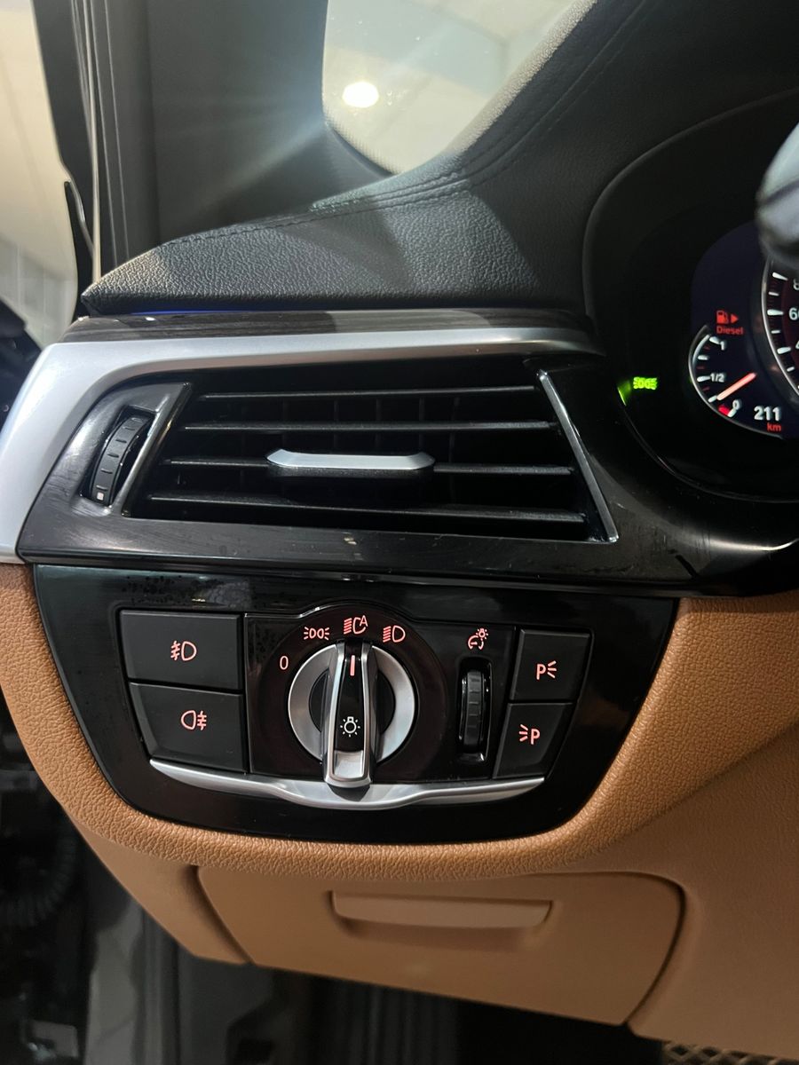 Fahrzeugabbildung BMW 530 d Lim. Luxury Line M Sport optik