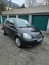 Toyota Yaris - Toyota 4-Runner in Bochum