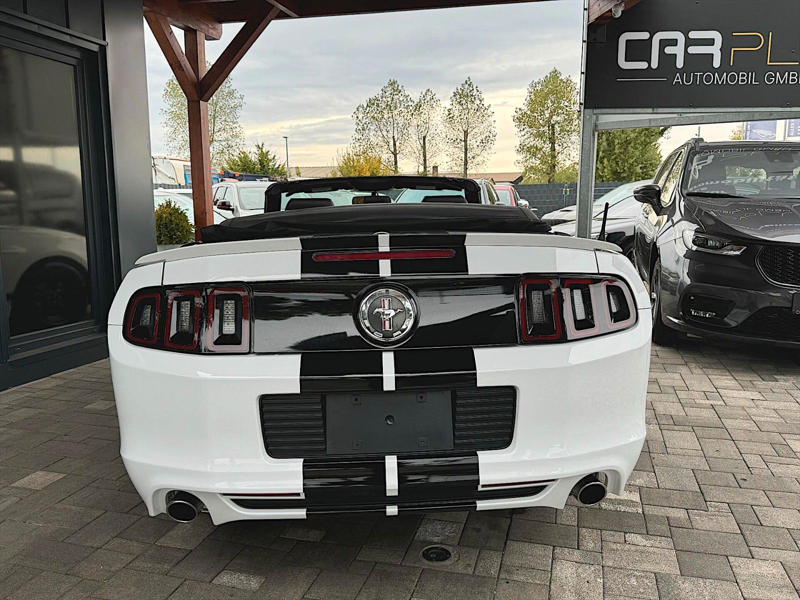 Fahrzeugabbildung Ford Mustang 3.7 GT V6 Cabrio Automatik Premium *LED*