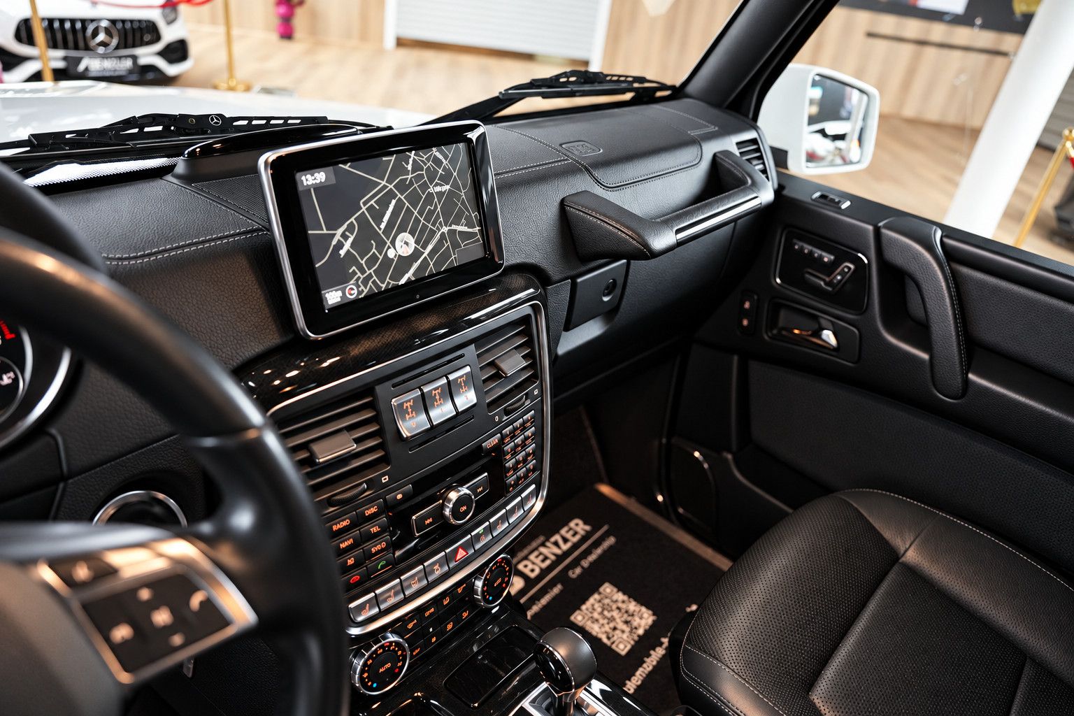 Fahrzeugabbildung Mercedes-Benz G 350 d*AMG*S-Dach*HarmanKardon*Memory*Sitzklima