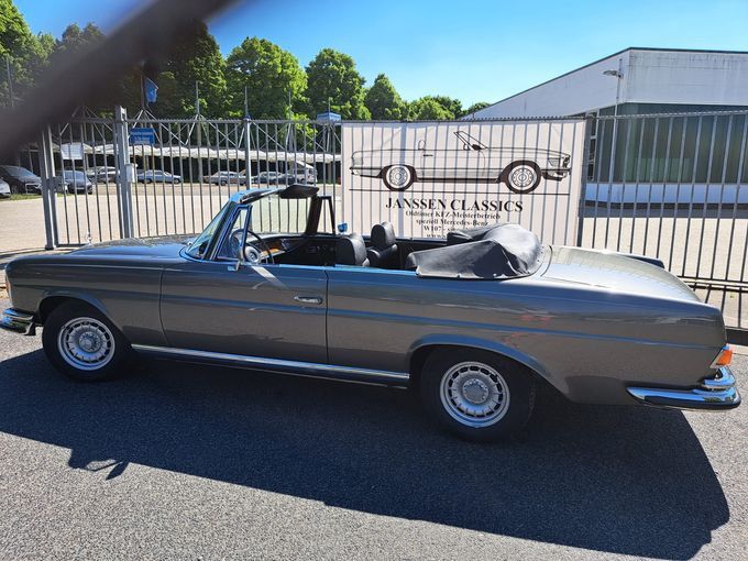 Mercedes-Benz 280