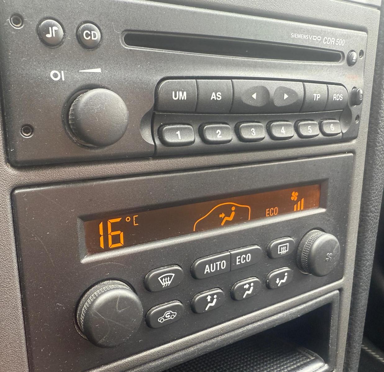 Opel Astra 2004 — photo 14