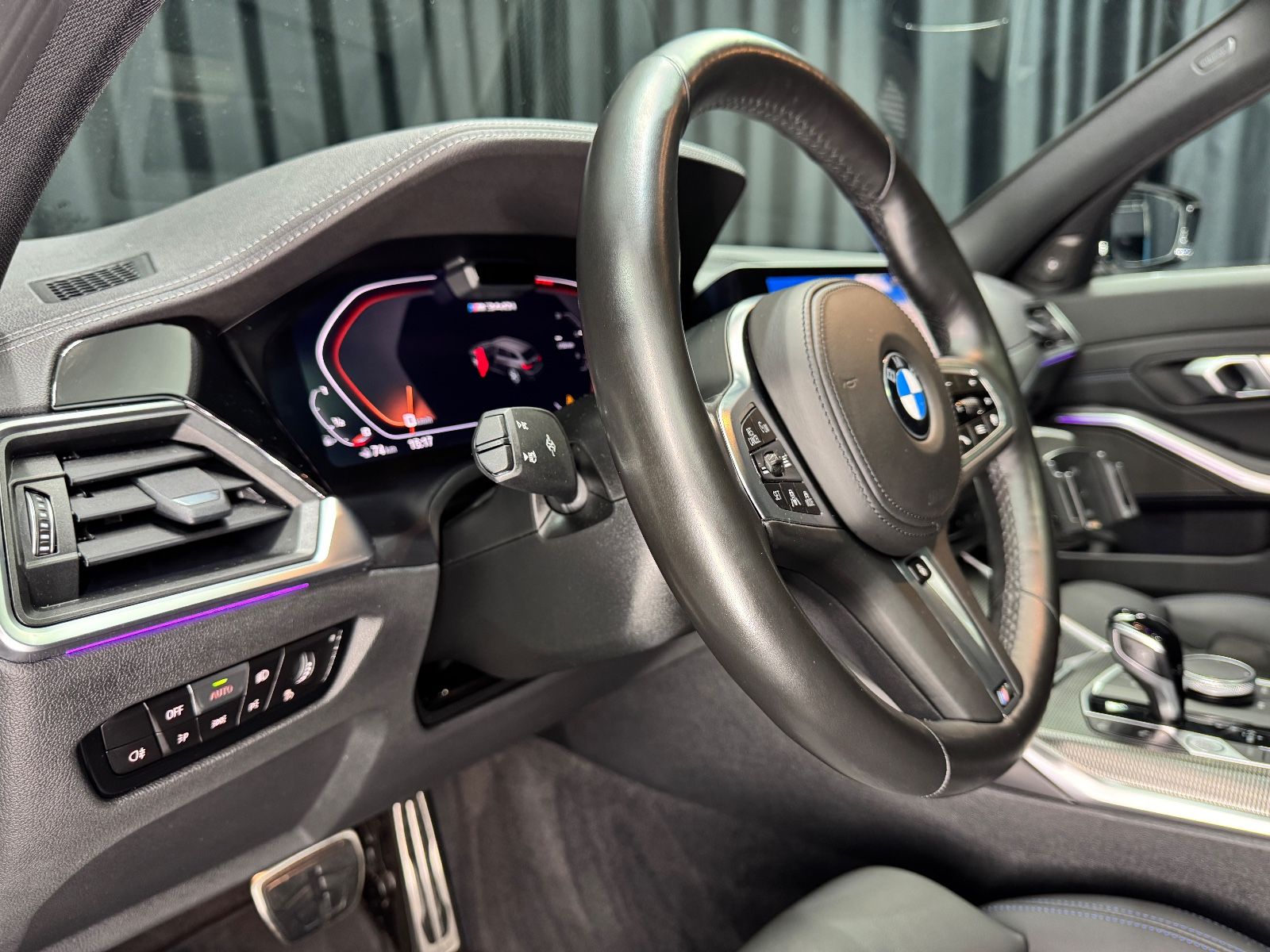 Fahrzeugabbildung BMW M340i xDrive Touring|LASER|NAVI|PANORAMA|ACC|AHK