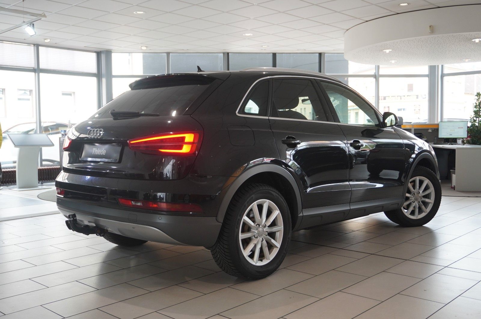 Fahrzeugabbildung Audi Q3 1.4 TFSI DESIGN S-TRONIC NAVI/SHZ/PDC/AHK