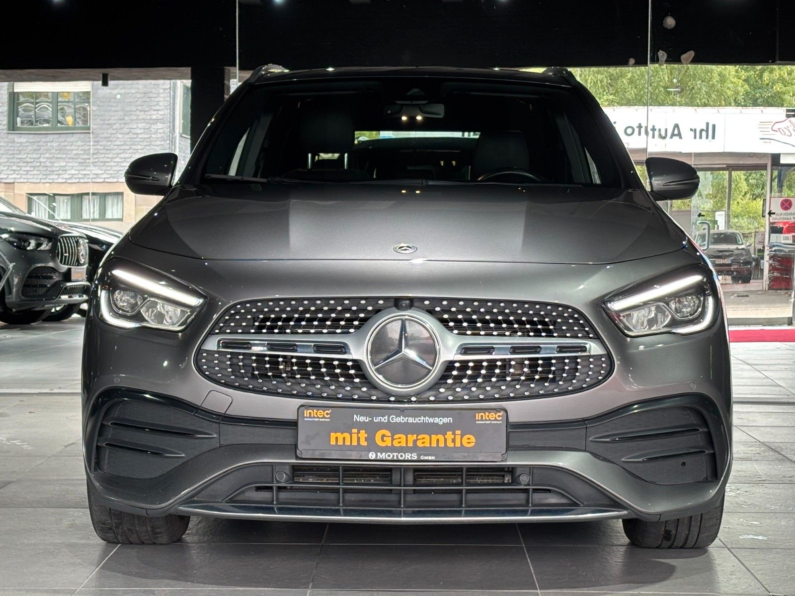 Fahrzeugabbildung Mercedes-Benz GLA 220d //AMG LINE//CARBON/KAMERA/MBUX/AHK/SHZ